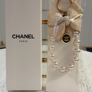 Beautr Pearl Keychain Charm with Bow - Ivory & Gold - NIB